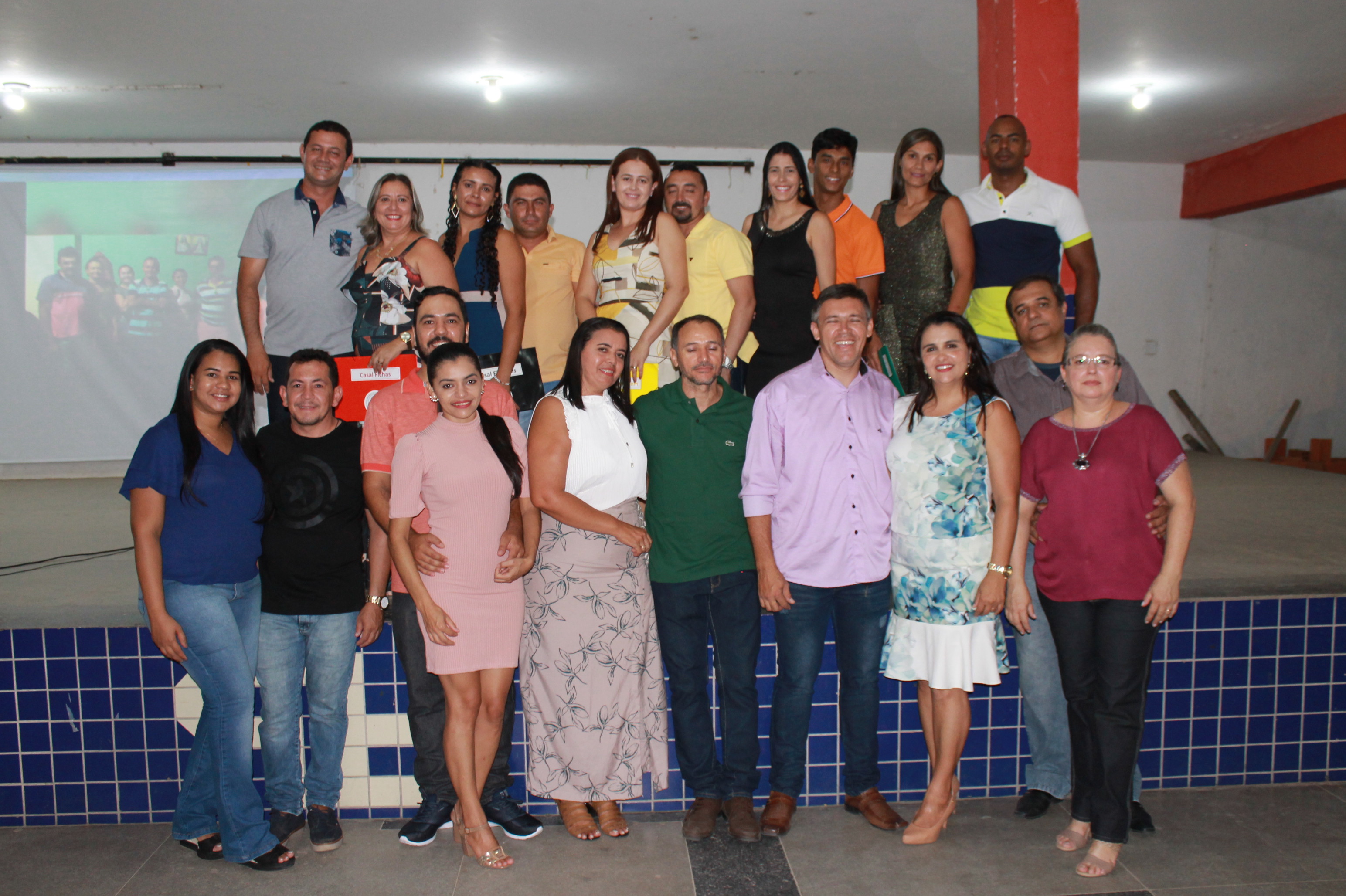 ECC faz entrega de pastas 2019/2020. Paróquia de São Francisco de Assis  