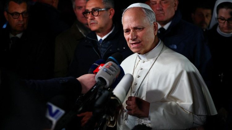 O Papa: a Igreja anuncia o Evangelho. Se alguém me criticar, que o faça com sinceridade